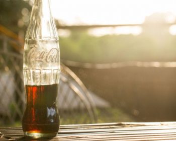 8 praktických tipov, ako Coca Cola pomôže v domácnosti